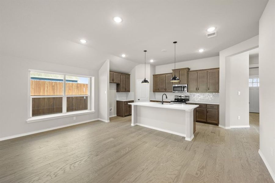 541 Waterford Park- Dining-1