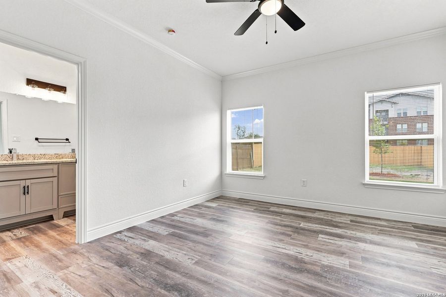 Spacious, unfurnished interior of a new home in , San Antonio (Image 12).