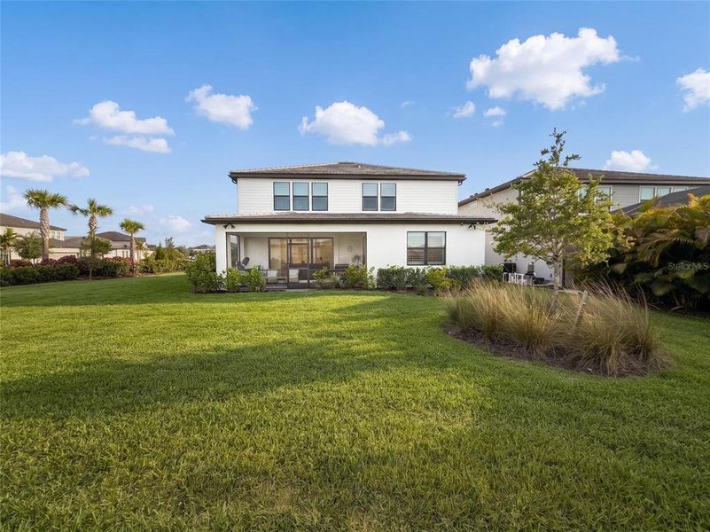 Exterior details and patio area of a home in Sapphire Point at Lakewood Ranch, Lakewood Ranch (Image 22).