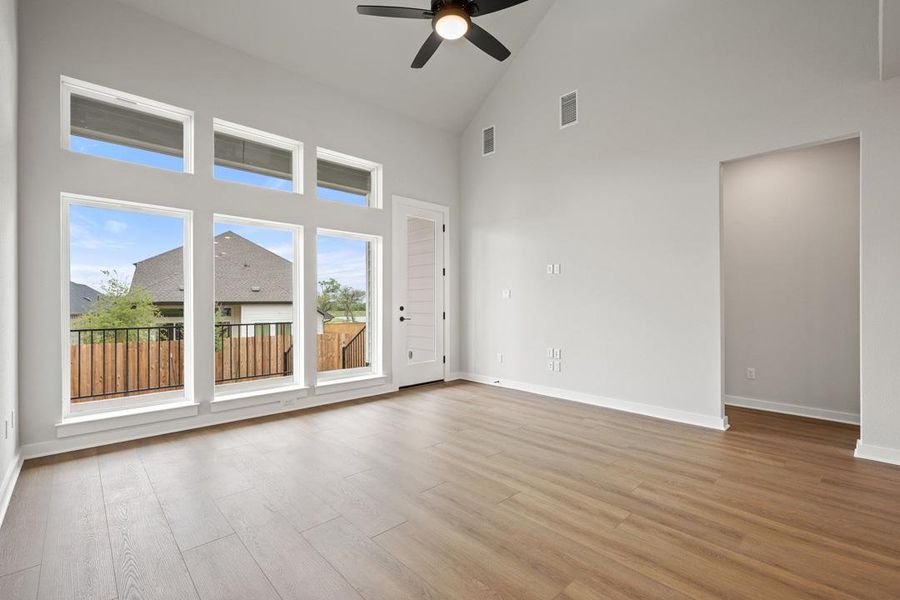 Spacious, unfurnished interior of a new home in Heritage, Dripping Springs (Image 32).