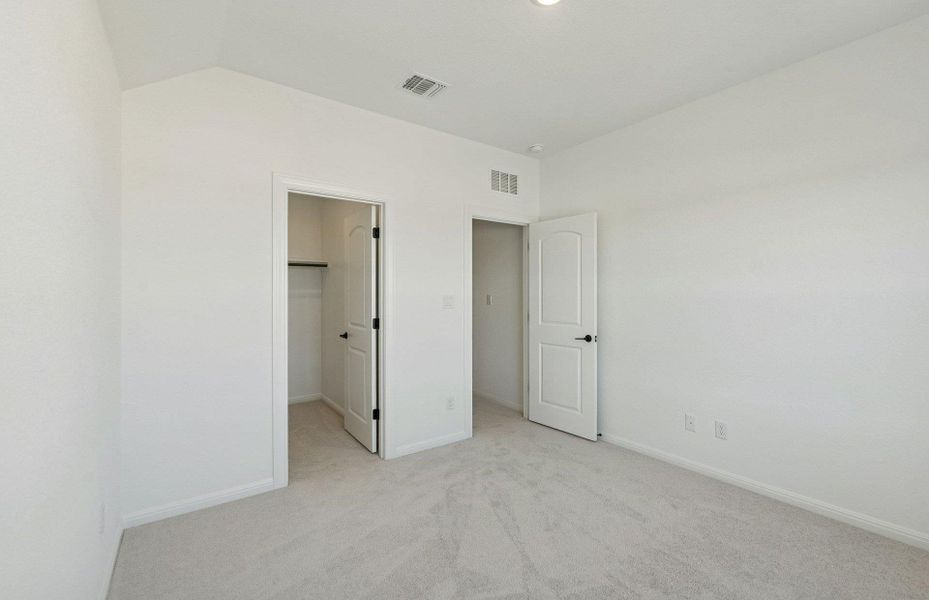Spacious, unfurnished interior of a new home in Saddleback at Santa Rita Ranch, Liberty Hill (Image 33).