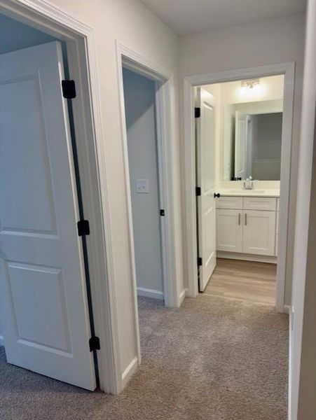 Spacious, unfurnished interior of a new home in Medlock Park, Austell (Image 9).