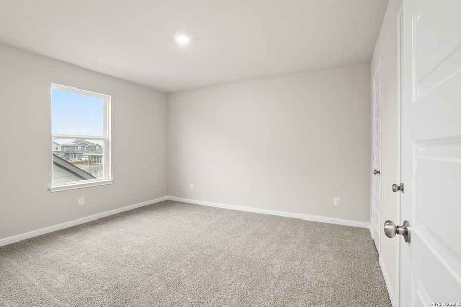 Spacious, unfurnished interior of a new home in Swenson Heights, Seguin (Image 22).