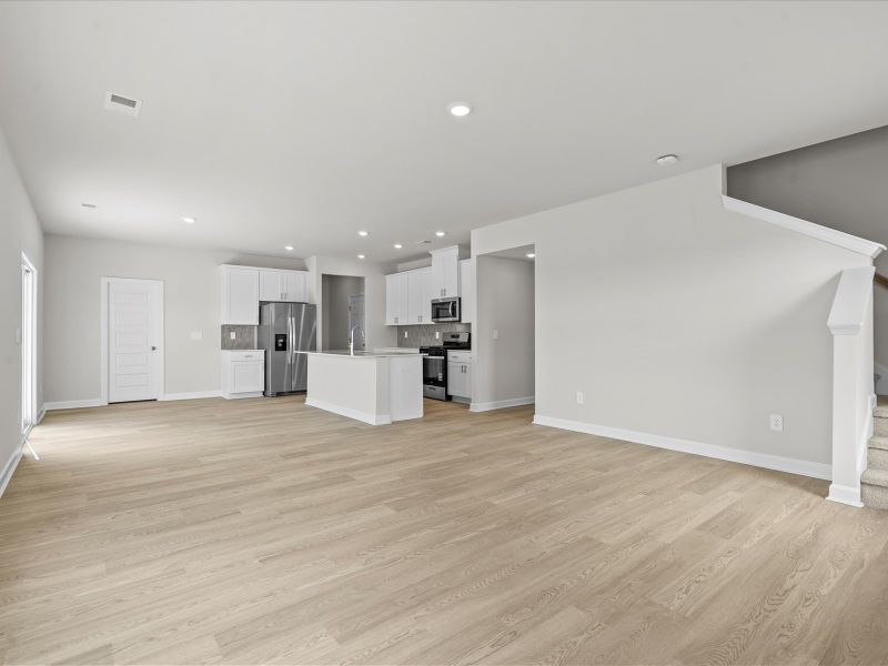 Spacious, unfurnished interior of a new home in Brayfield Manor - Signature Collection, Wellford (Image 13).