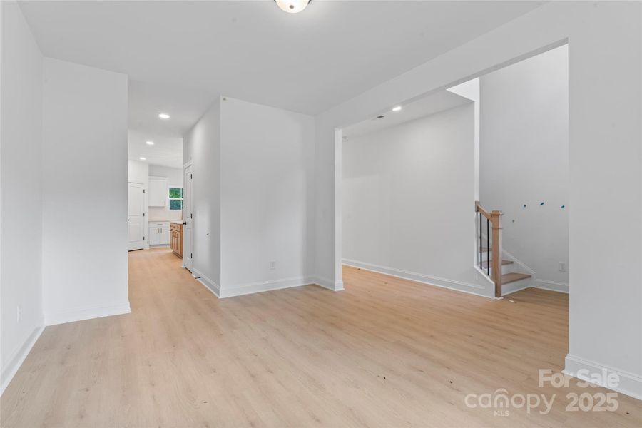 Spacious, unfurnished interior of a new home in , Harrisburg (Image 18).