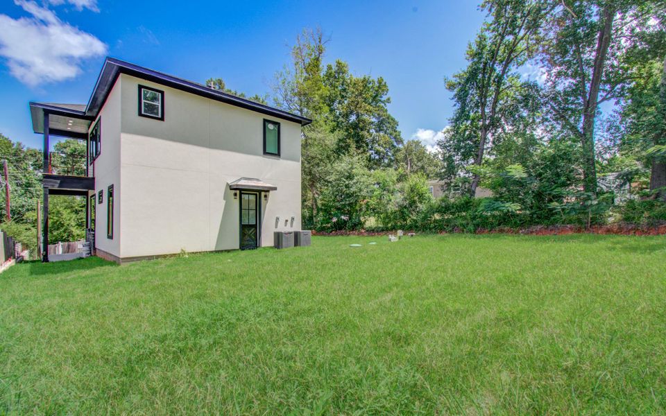 Exterior details and patio area of a home in , Willis (Image 22).