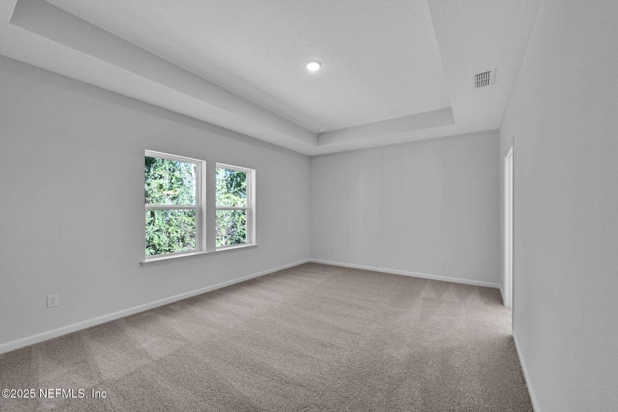 Spacious, unfurnished interior of a new home in McGirt's Creek, Yulee (Image 17).