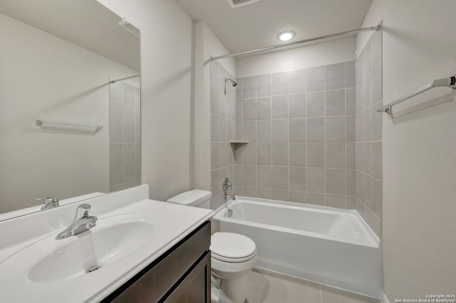 Furnished interior view inside a new home in Park Place, New Braunfels (Image 6).