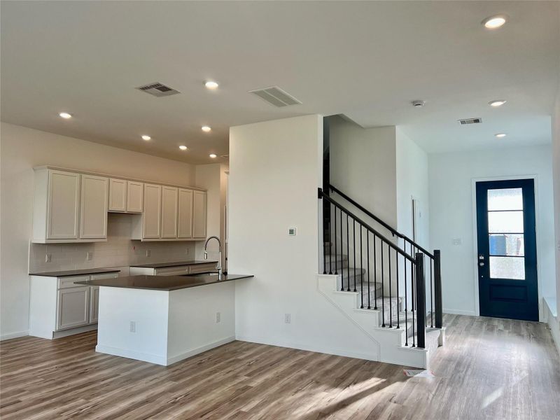 **Photos are a representation of the floor plan. This is not the actual homesite.** **Photos are a representation of the floor plan. This is not the actual homesite.**