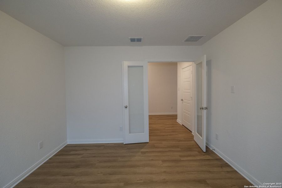 Spacious, unfurnished interior of a new home in Greenspoint Heights, Seguin (Image 14).