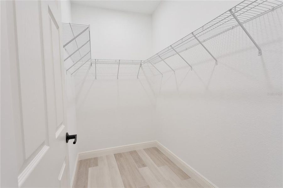 Spacious, unfurnished interior of a new home in , Ocala (Image 20).