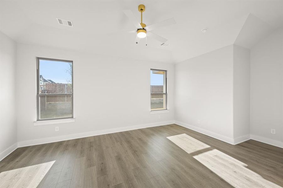 Spacious, unfurnished interior of a new home in The Retreat, Waxahachie (Image 22). Spacious, unfurnished interior of a new home in The Retreat, Waxahachie (Image 22).