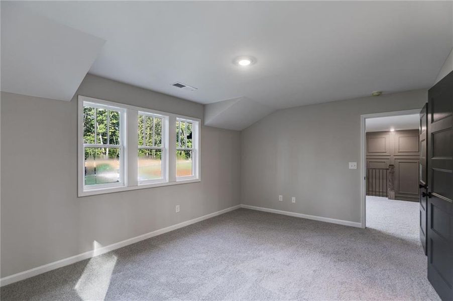 Spacious, unfurnished interior of a new home in Liberty Station, Bremen (Image 18).