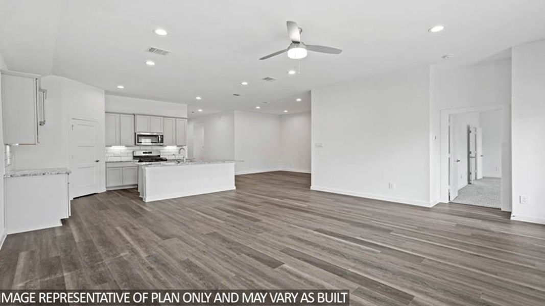 Spacious, unfurnished interior of a new home in Hills of Westlake, Conroe (Image 12).