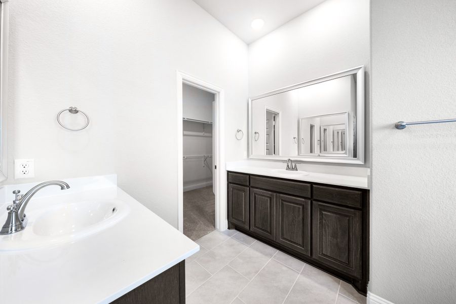 Furnished interior view inside a new home in Forest Ridge Estates, Greenville (Image 10).