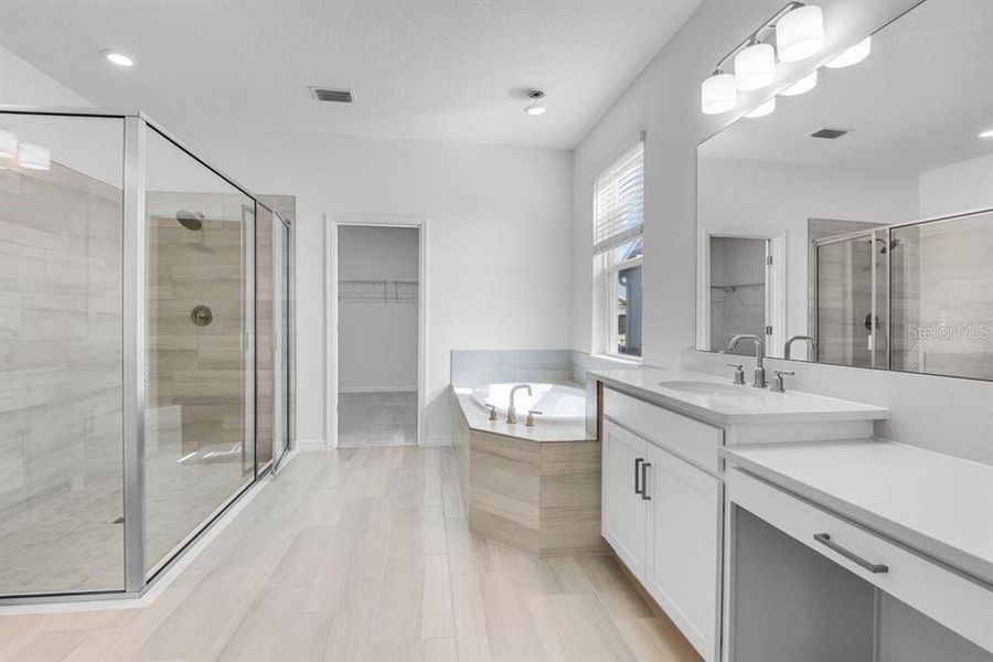 Furnished interior view inside a new home in Ardisia Park, New Smyrna Beach (Image 8).