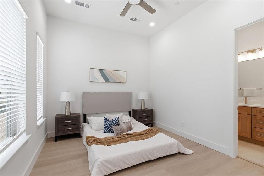 Furnished interior view inside a new home in , Dallas (Image 8).