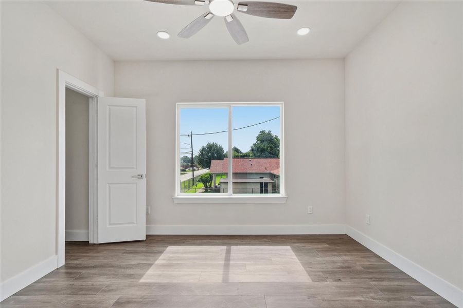 Spacious, unfurnished interior of a new home in , Houston (Image 30).