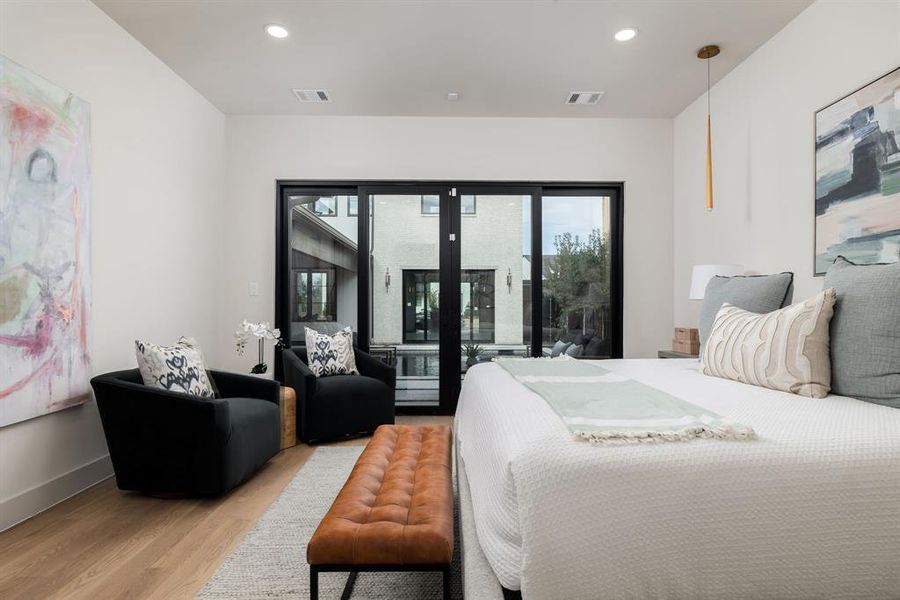 Furnished interior view inside a new home in , Dallas (Image 13). Furnished interior view inside a new home in , Dallas (Image 13).