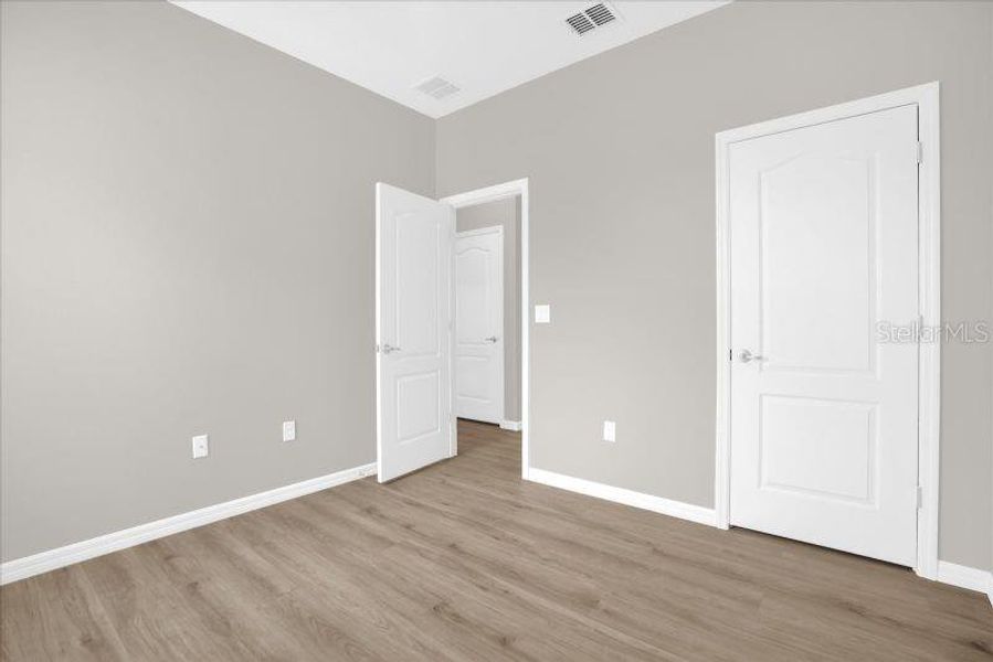 Spacious, unfurnished interior of a new home in , Ocala (Image 21).