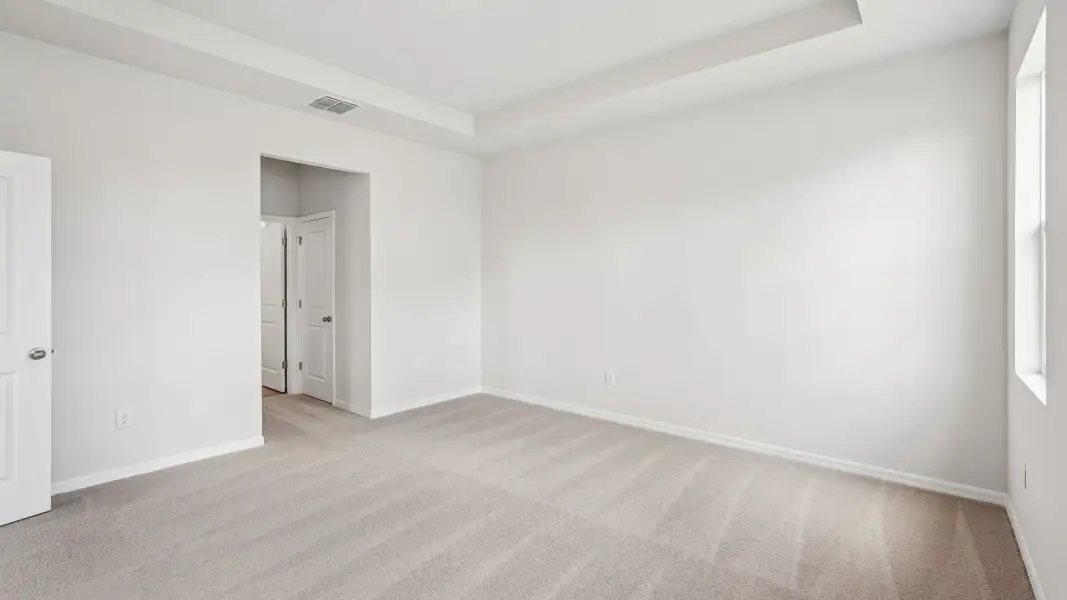 Spacious, unfurnished interior of a new home in Legacy Preserve, Parrish (Image 17).