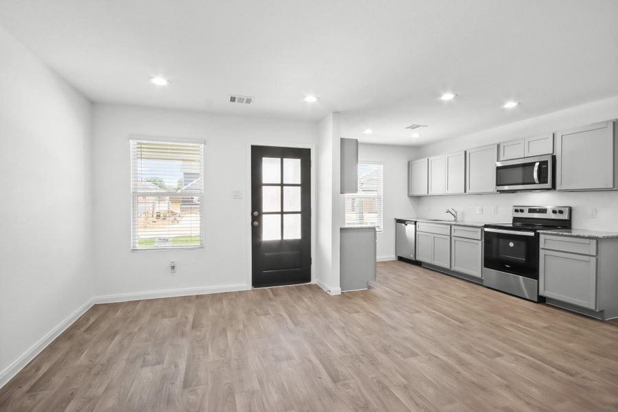 Spacious, unfurnished interior of a new home in Gemini, Splendora (Image 5).