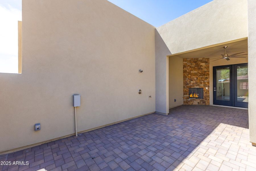 Front Courtyard Front Courtyard