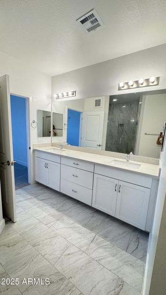 MASTER BATHROOM MASTER BATHROOM