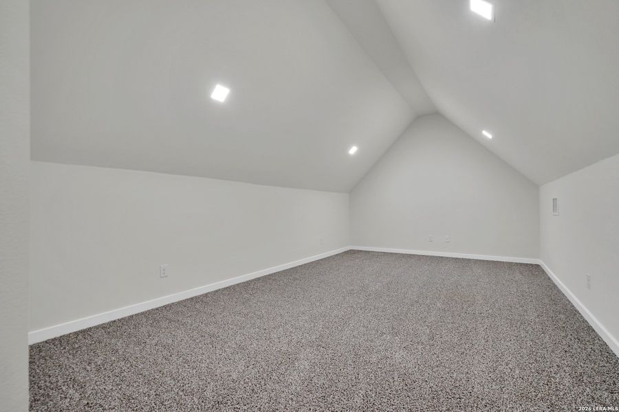 Spacious, unfurnished interior of a new home in , Fischer (Image 33).