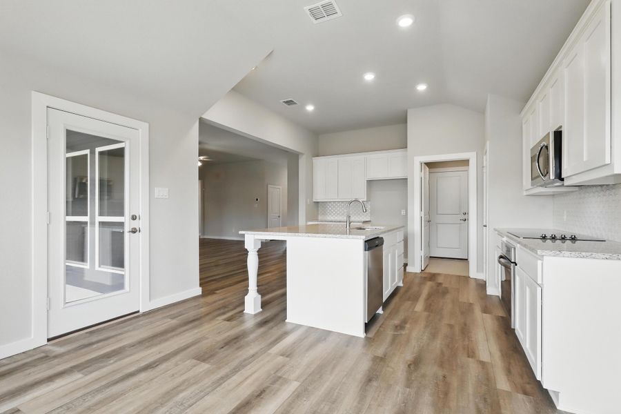 Representative furnished interior of a home built from the McKinley I by Cheldan Homes in Horizons at Bankston Estates, Venus (Image 15).