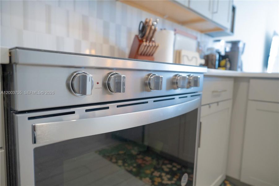 Close-up of interior finishes inside a home in , Pembroke Pines (Image 19).