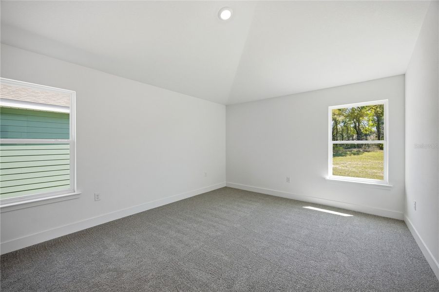 Spacious, unfurnished interior of a new home in Kirkland Farms, Alachua (Image 20).