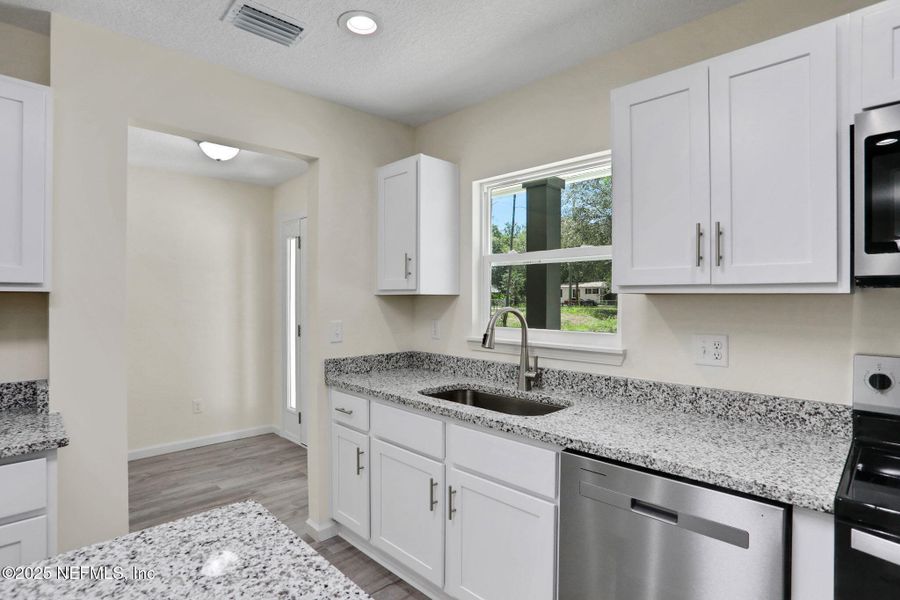Furnished interior view inside a new home in , Middleburg (Image 13).