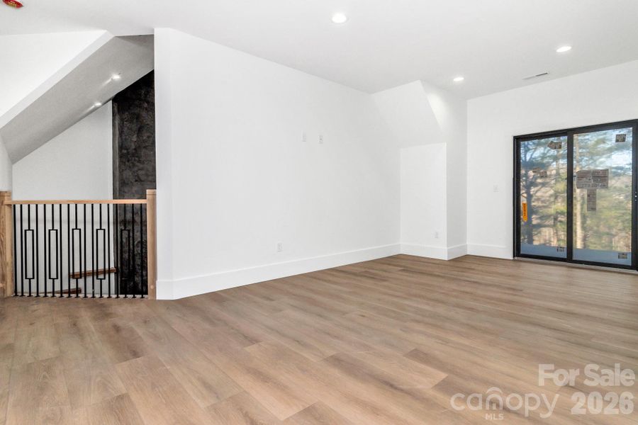 Spacious, unfurnished interior of a new home in , Mills River (Image 46).