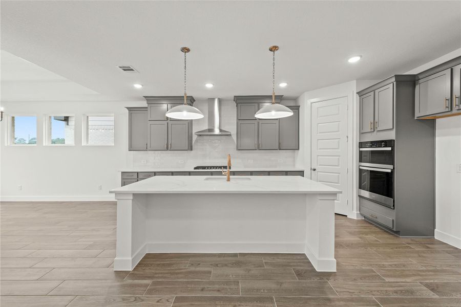 Representative image. Features, selections and colors may vary.