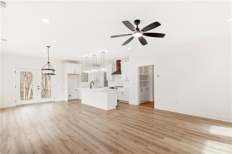 Spacious, unfurnished interior of a new home in , Dallas (Image 36).