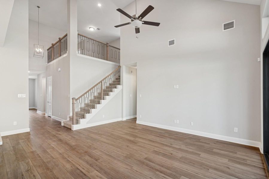 Spacious, unfurnished interior of a new home in Kresston - Enclave Collection, Magnolia (Image 29).