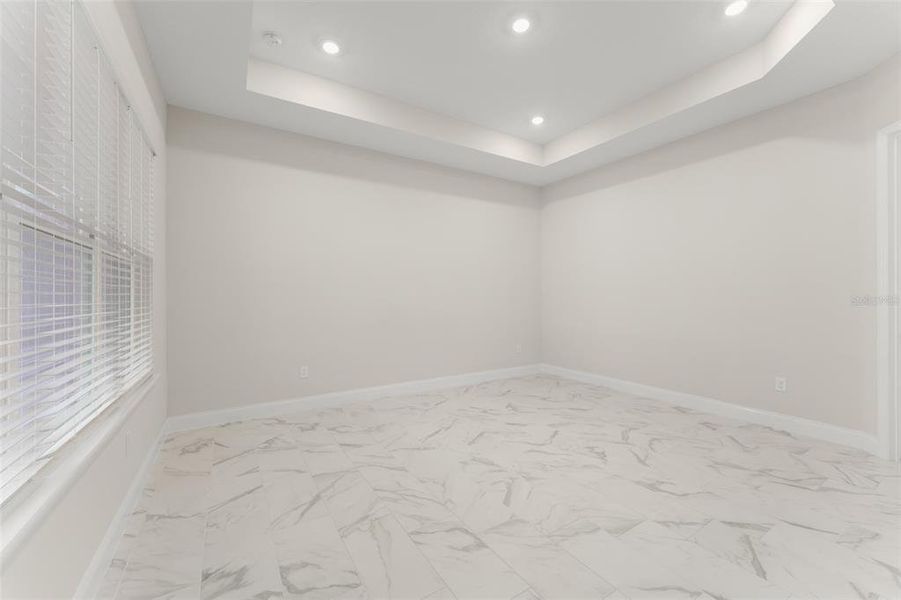 Spacious, unfurnished interior of a new home in , Orlando (Image 41).