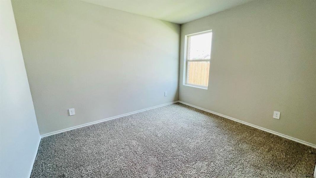 Spacious, unfurnished interior of a new home in Sunnycreek, Fort Worth (Image 18).