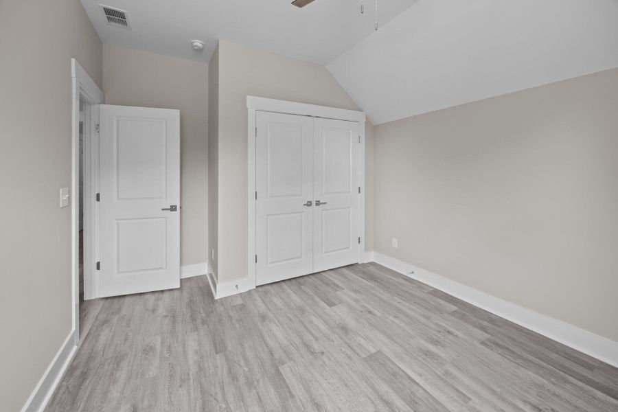 Spacious, unfurnished interior of a new home in , Summerville (Image 23).