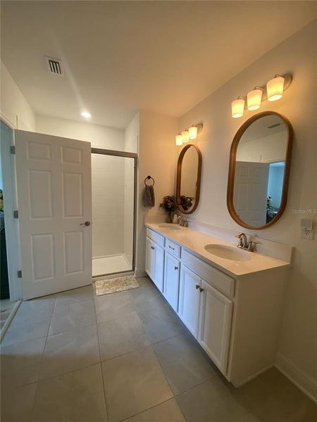 Furnished interior view inside a new home in Summerwoods, Parrish (Image 5). Furnished interior view inside a new home in Summerwoods, Parrish (Image 5).