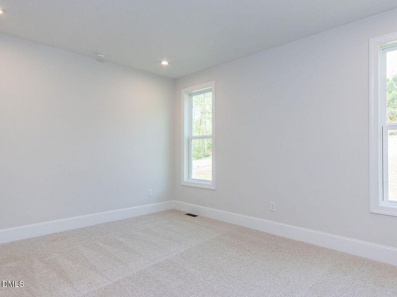 018-1280x960-primary-bedroom 018-1280x960-primary-bedroom