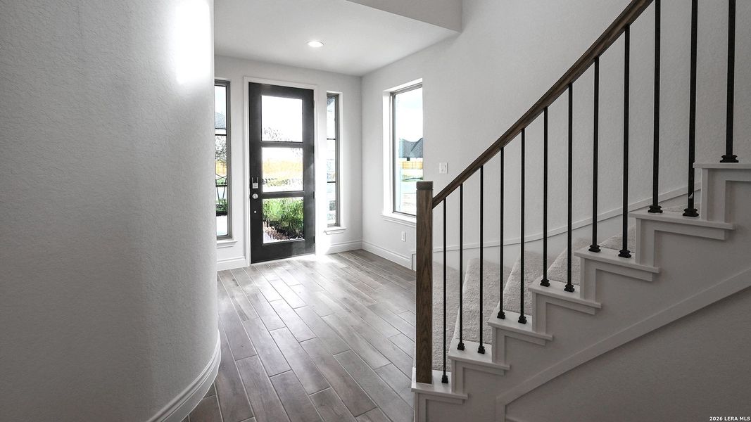 Spacious, unfurnished interior of a new home in Legacy at Lake Dunlap, New Braunfels (Image 19).