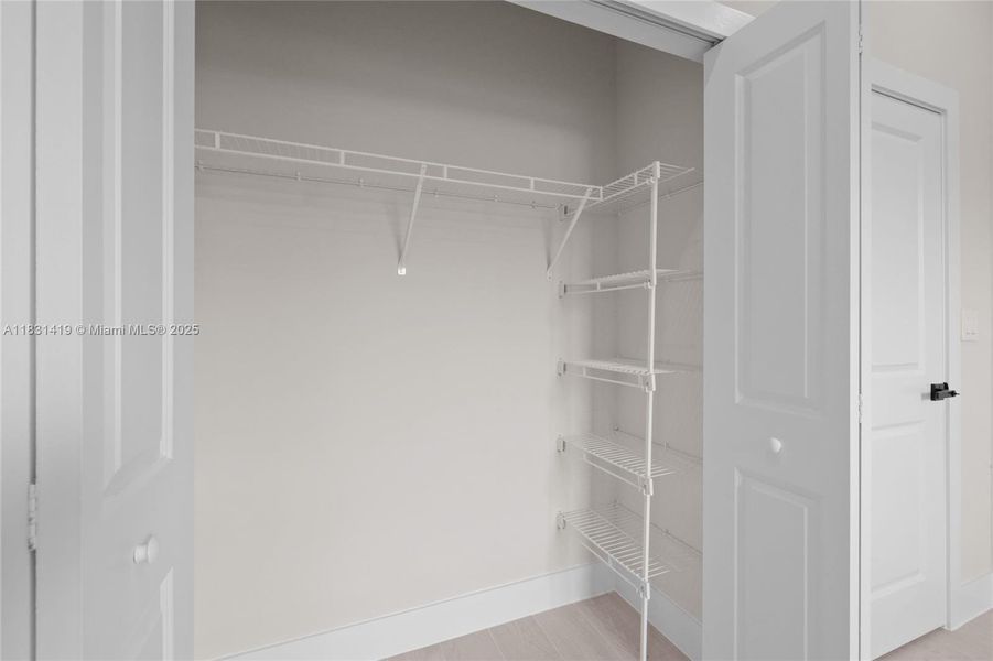 Spacious, unfurnished interior of a new home in , Lehigh Acres (Image 11).