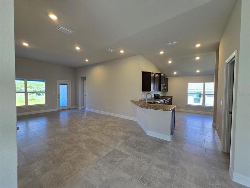 Spacious, unfurnished interior of a new home in Twisted Oaks, Beverly Hills (Image 13). Spacious, unfurnished interior of a new home in Twisted Oaks, Beverly Hills (Image 13).
