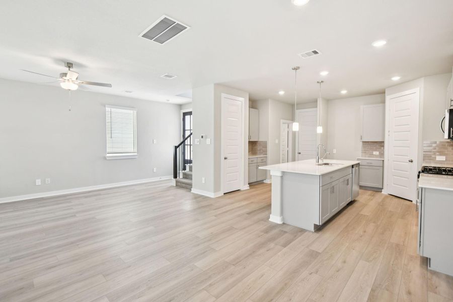 Photo is not of the actual home, but is an inspirational photo of builder’s model home and may depict options, furnishings, and/or decorator features that are not included Photo is not of the actual home, but is an inspirational photo of builder’s model home and may depict options, furnishings, and/or decorator features that are not included