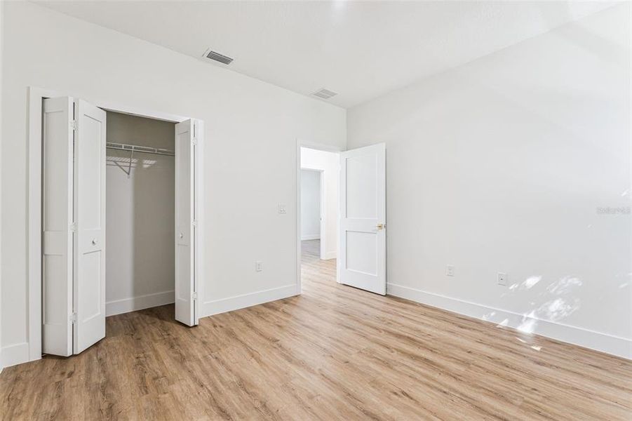 Spacious, unfurnished interior of a new home in , Belle Isle (Image 24).