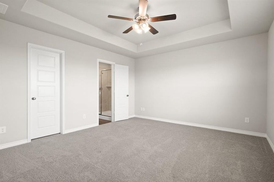 Spacious, unfurnished interior of a new home in Rocky Creek Crossing, Fort Worth (Image 13).