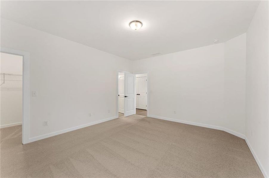 Spacious, unfurnished interior of a new home in The Reserve at Knollwood, Canton (Image 17).