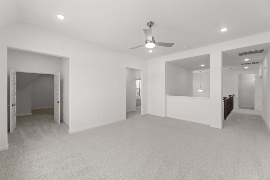 Representative unfurnished interior of a home built from the Fawncrest II by Pacesetter Homes in Nelson Lake, Rockwall (Image 27).